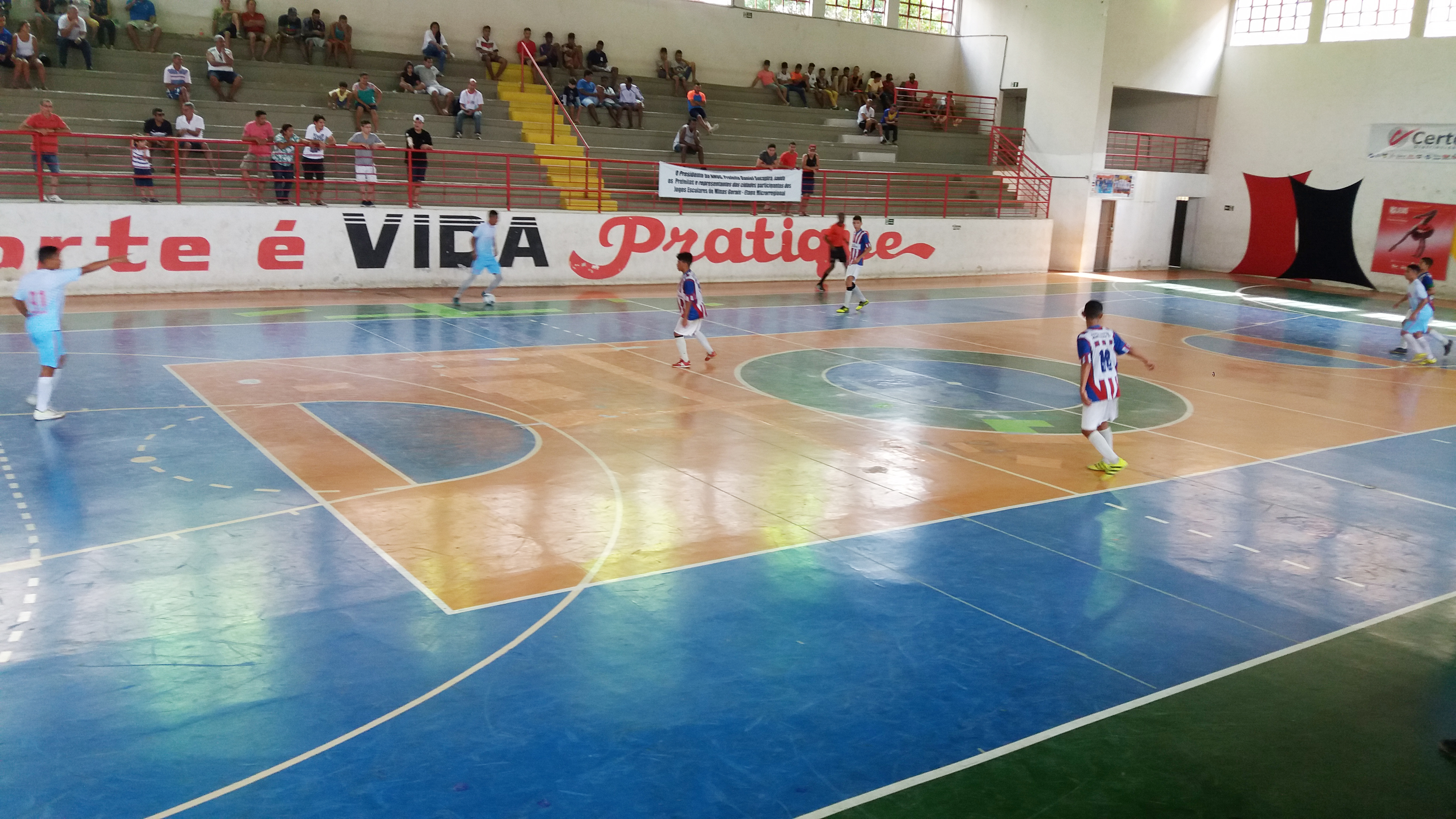 Equipes de vôlei garantem vitória na etapa microrregional do JEMG - Colégio  Católica Timóteo